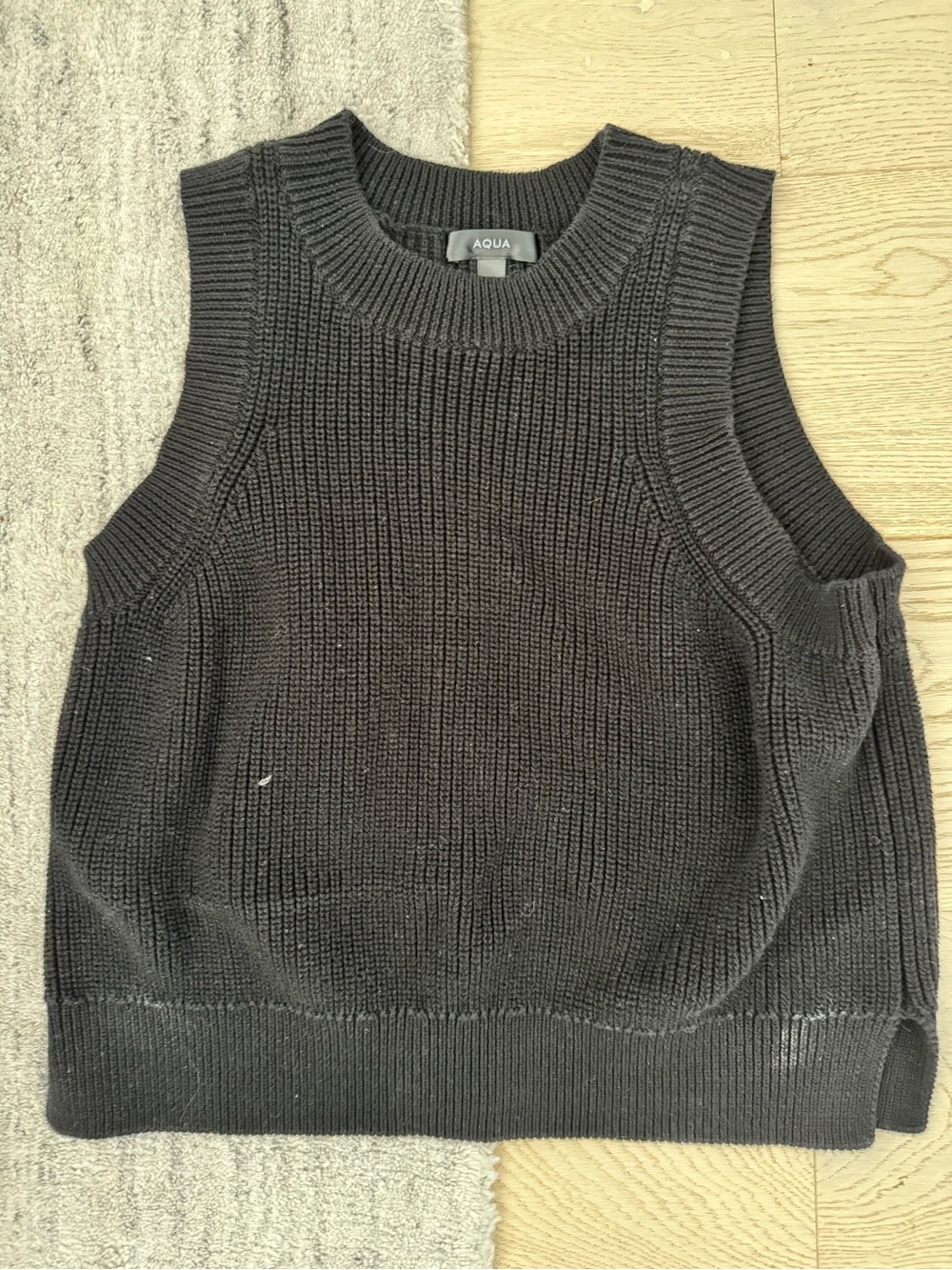 Aqua Black Ribbed Knit Sleeveless Vest